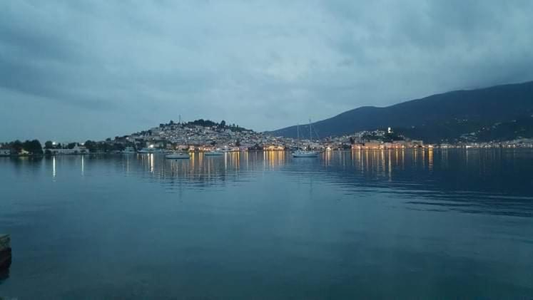 Sunray Studio In Poros Apartment Poros Town Bagian luar foto