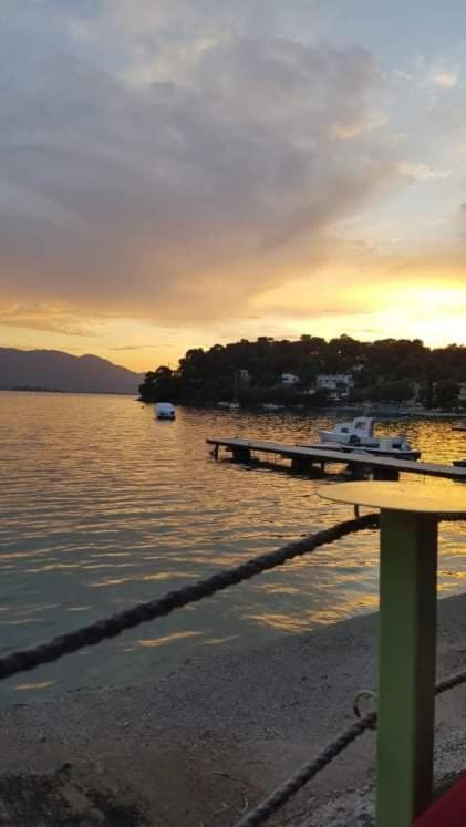 Sunray Studio In Poros Apartment Poros Town Bagian luar foto