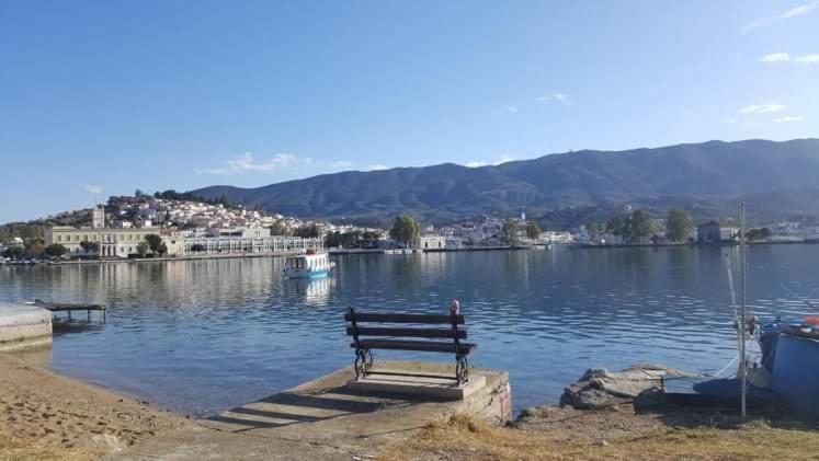 Sunray Studio In Poros Apartment Poros Town Bagian luar foto